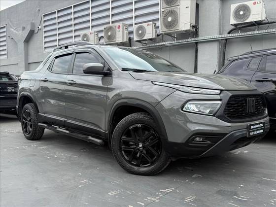 FIAT TORO 2.0 16V TURBO DIESEL ULTRA 4WD AT9 FIAT TORO 2.0 16V TURBO DIESEL ULTRA 4WD AT9